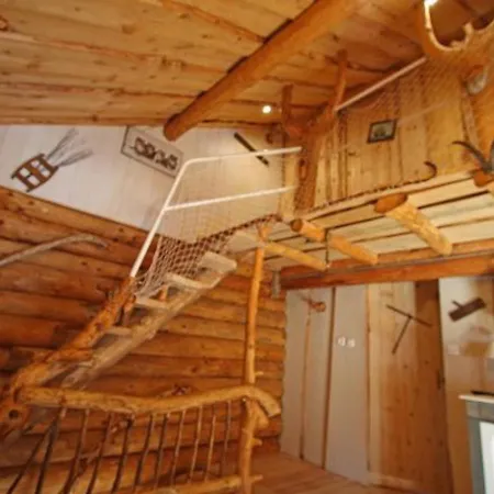 Lantställe Fuste Insolite Avec Balcon Et Terrasse Dans Les Vosges - Fr-1-589-241 Le Tholy