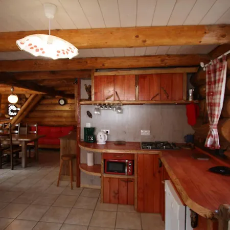 Fuste Insolite Avec Balcon Et Terrasse Dans Les Vosges - Fr-1-589-241