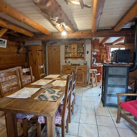 Fuste Insolite Avec Balcon Et Terrasse Dans Les Vosges - Fr-1-589-241