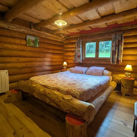 Fuste Insolite Avec Balcon Et Terrasse Dans Les Vosges - Fr-1-589-241