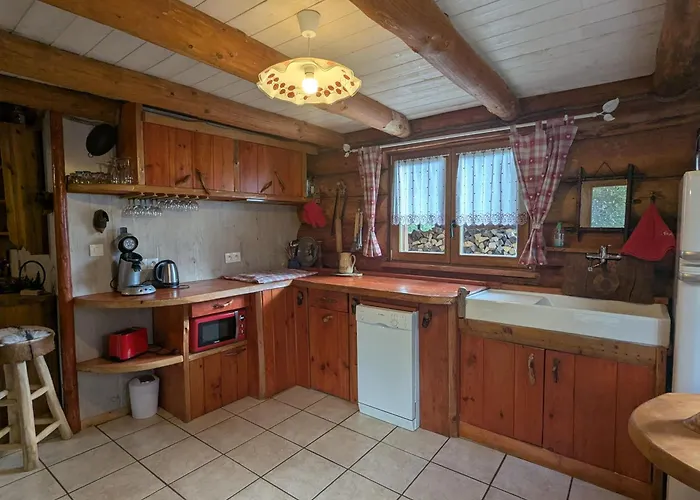 Fuste Insolite Avec Balcon Et Terrasse Dans Les Vosges - Fr-1-589-241 度假居