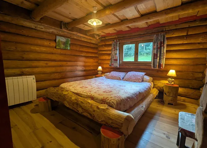 Fuste Insolite Avec Balcon Et Terrasse Dans Les Vosges - Fr-1-589-241